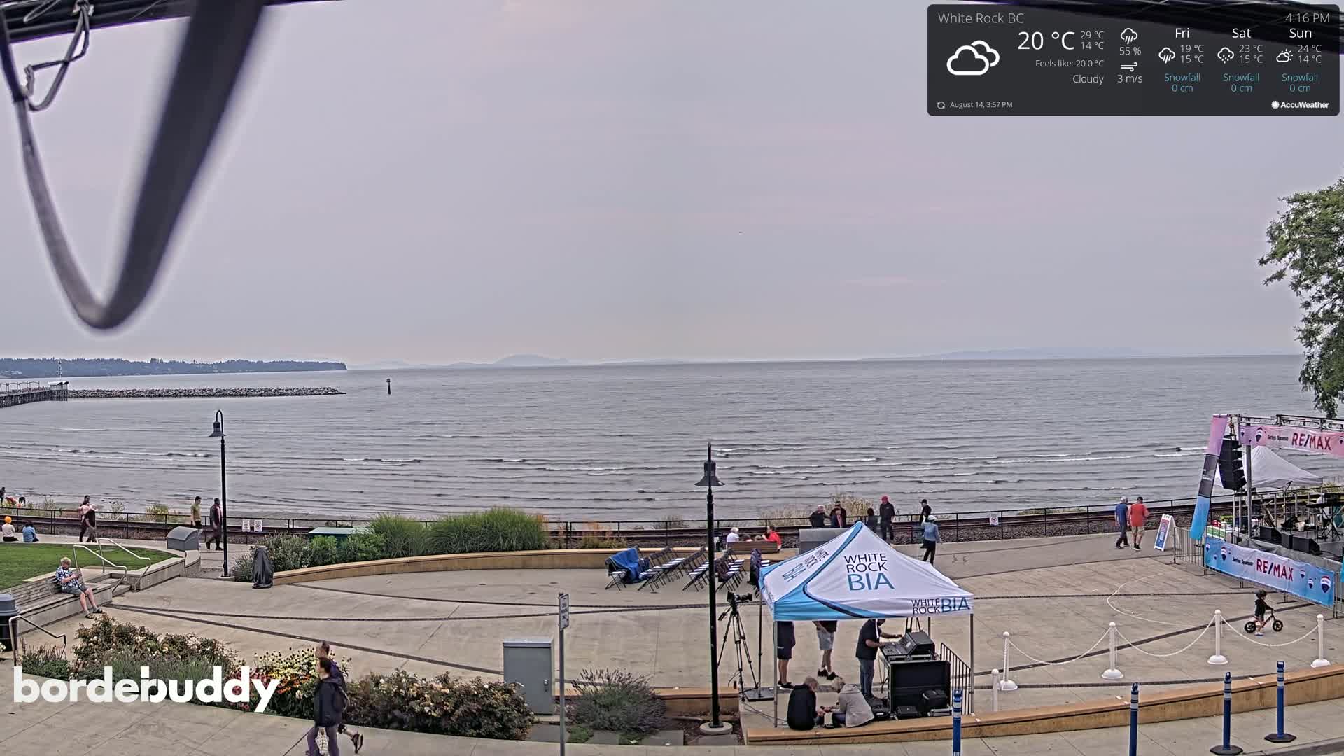 White Rock Beach & Memorial Park Live Cam - White Rock, Metro Vancouver, British Columbia, Canada