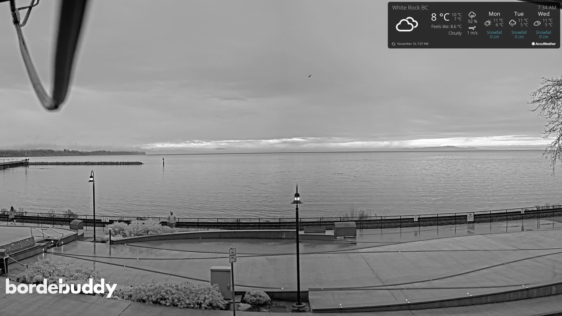 White Rock Beach & Memorial Park Live Cam - White Rock, Metro Vancouver, British Columbia, Canada