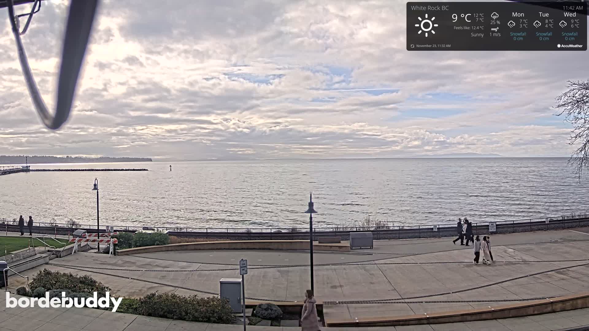 White Rock Beach & Memorial Park Live Cam - White Rock, Metro Vancouver, British Columbia, Canada