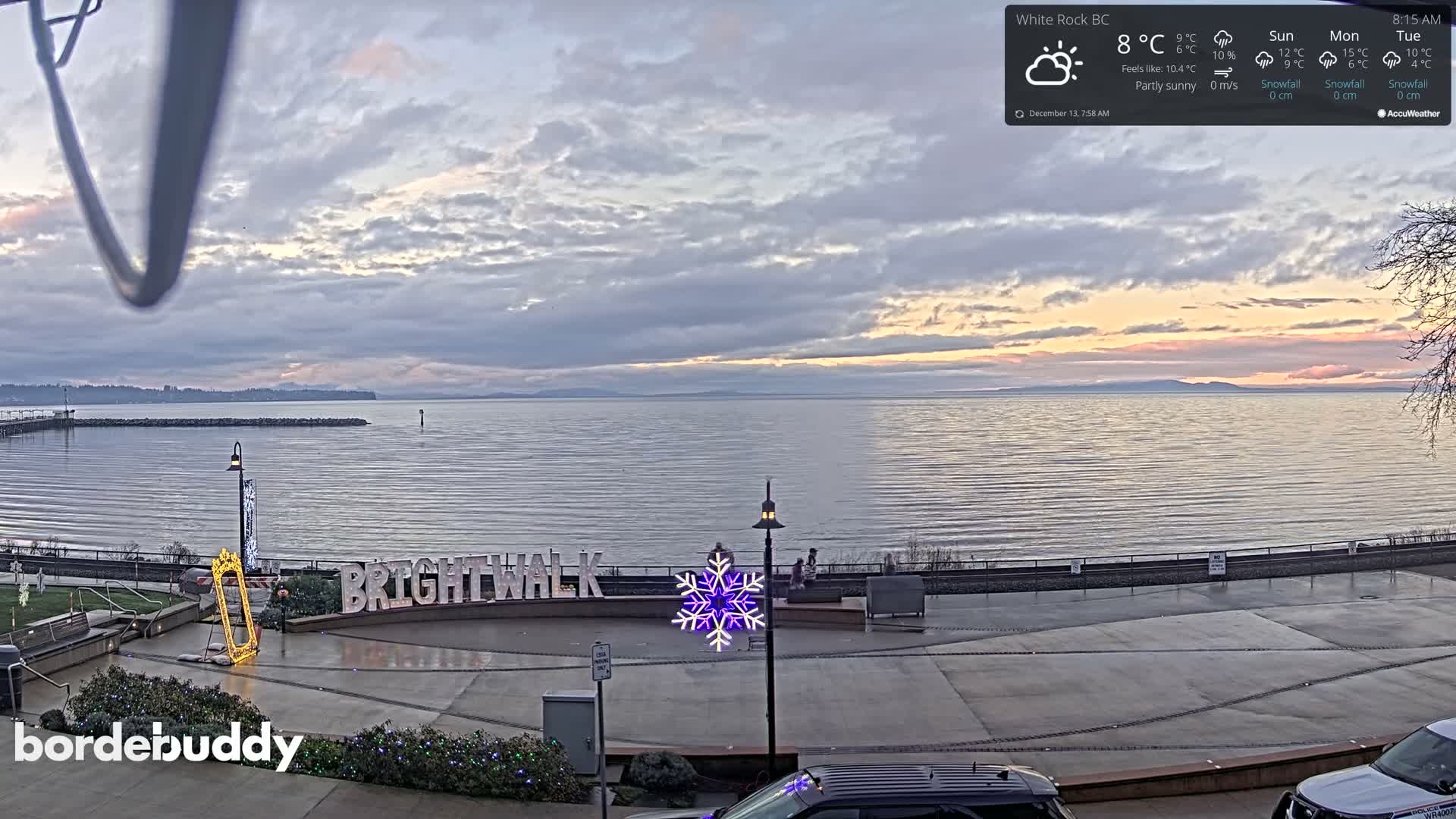 White Rock Beach & Memorial Park Live Cam - White Rock, Metro Vancouver, British Columbia, Canada