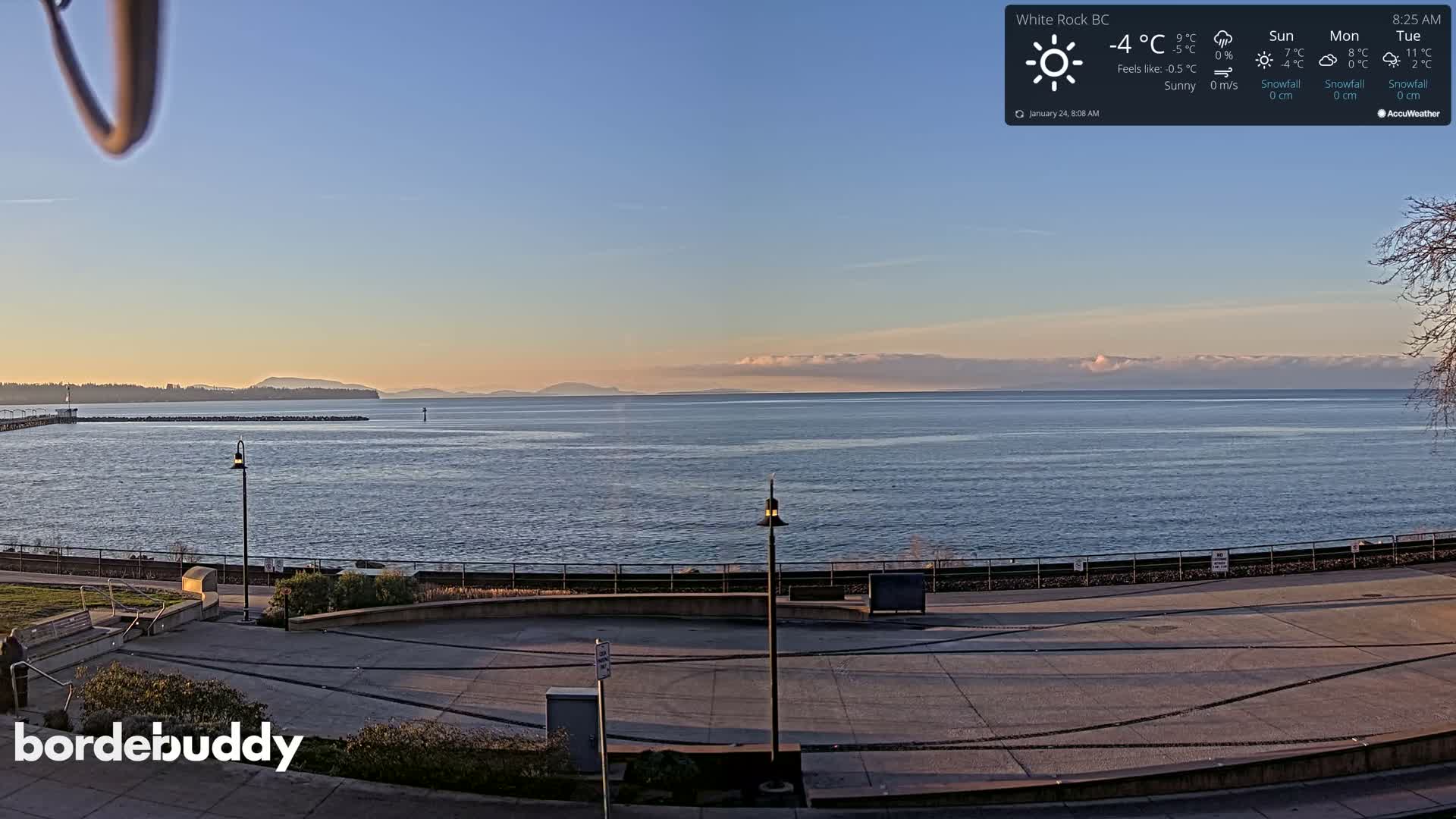 White Rock Beach & Memorial Park Live Cam - White Rock, Metro Vancouver, British Columbia, Canada
