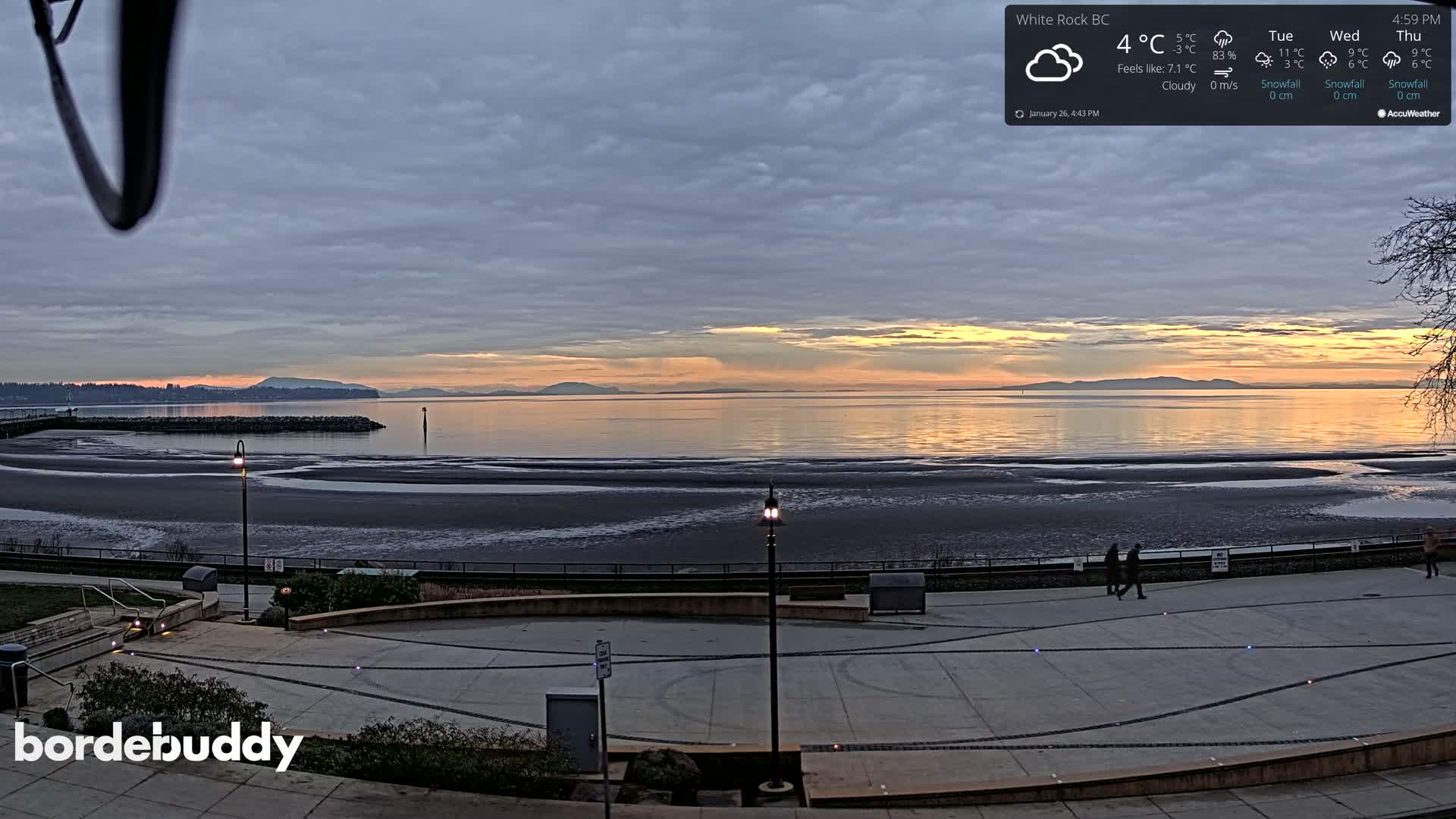 White Rock Beach & Memorial Park Live Cam - White Rock, Metro Vancouver, British Columbia, Canada