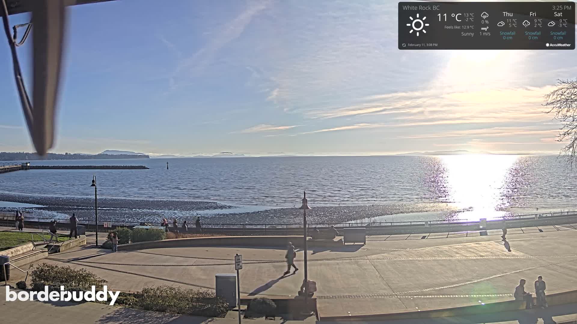 White Rock Beach & Memorial Park Live Cam - White Rock, Metro Vancouver, British Columbia, Canada