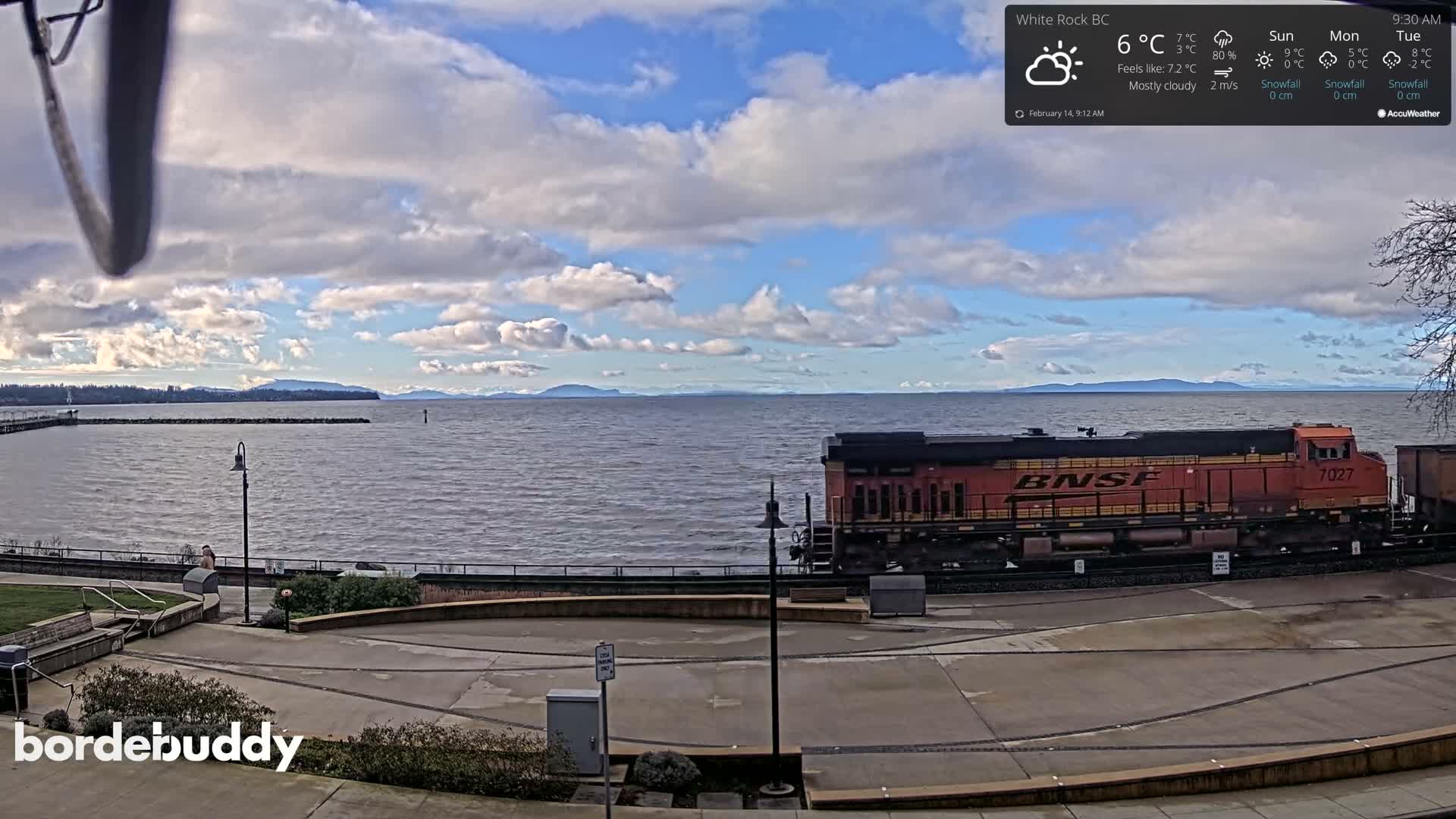 White Rock Beach & Memorial Park Live Cam - White Rock, Metro Vancouver, British Columbia, Canada