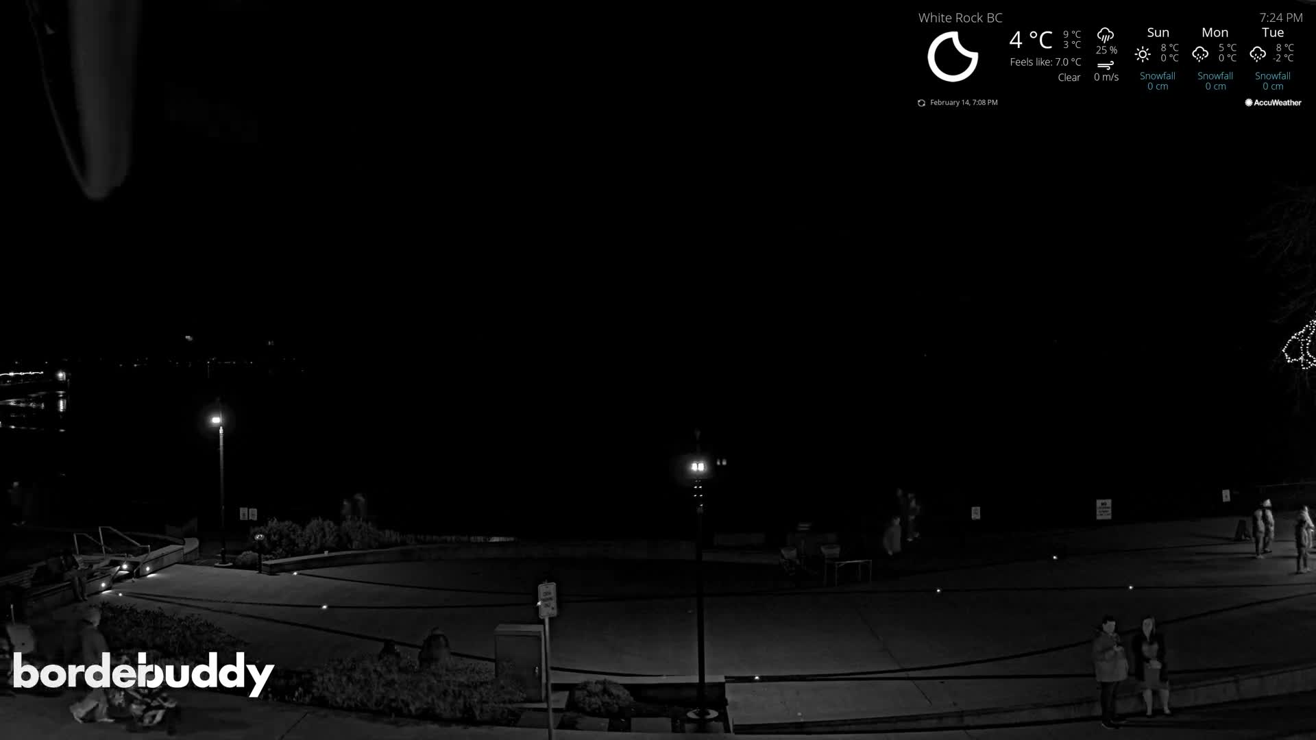 White Rock Beach & Memorial Park Live Cam - White Rock, Metro Vancouver, British Columbia, Canada