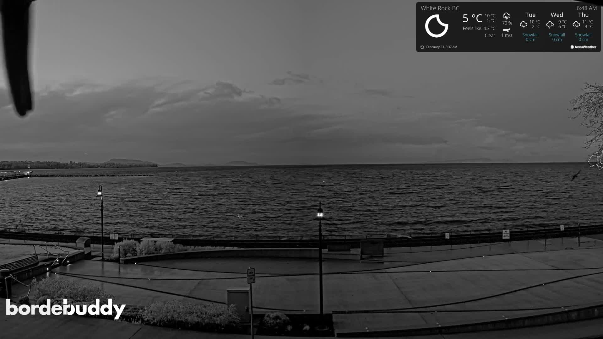 White Rock Beach & Memorial Park Live Cam - White Rock, Metro Vancouver, British Columbia, Canada