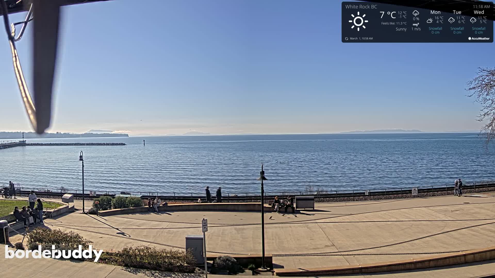 White Rock Beach & Memorial Park Live Cam - White Rock, Metro Vancouver, British Columbia, Canada