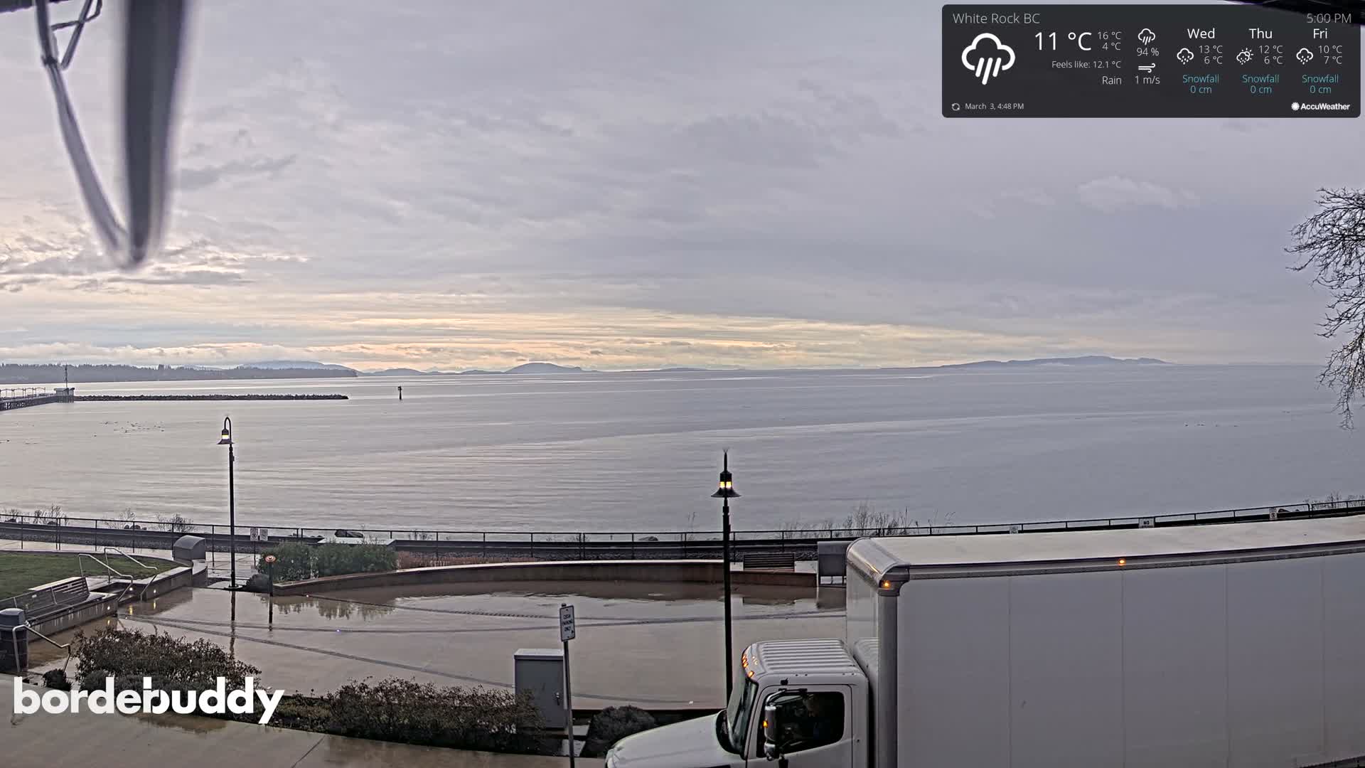 White Rock Beach & Memorial Park Live Cam - White Rock, Metro Vancouver, British Columbia, Canada