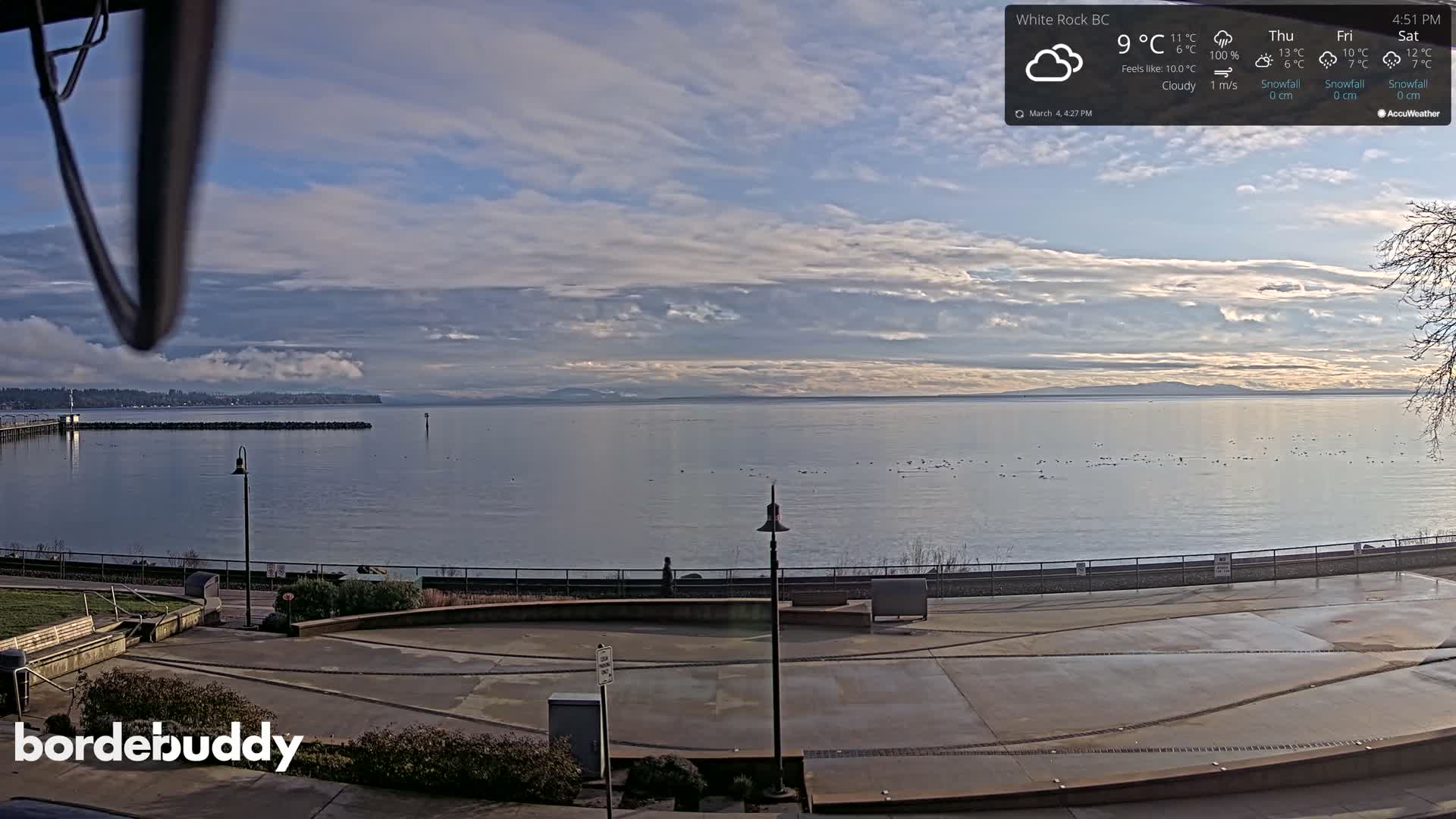 White Rock Beach & Memorial Park Live Cam - White Rock, Metro Vancouver, British Columbia, Canada