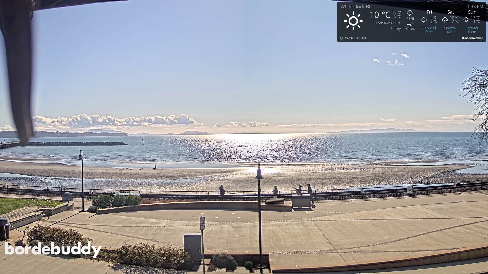 White Rock Beach & Memorial Park Live Cam - White Rock, Metro Vancouver, British Columbia, Canada