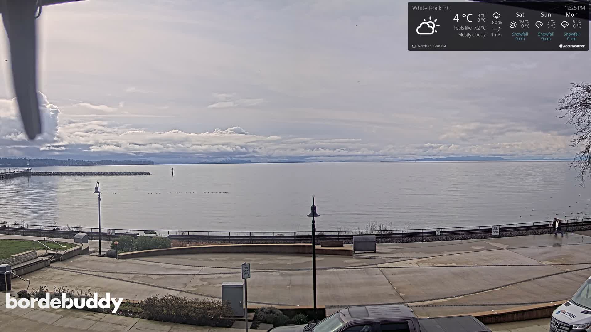 White Rock Beach & Memorial Park Live Cam - White Rock, Metro Vancouver, British Columbia, Canada