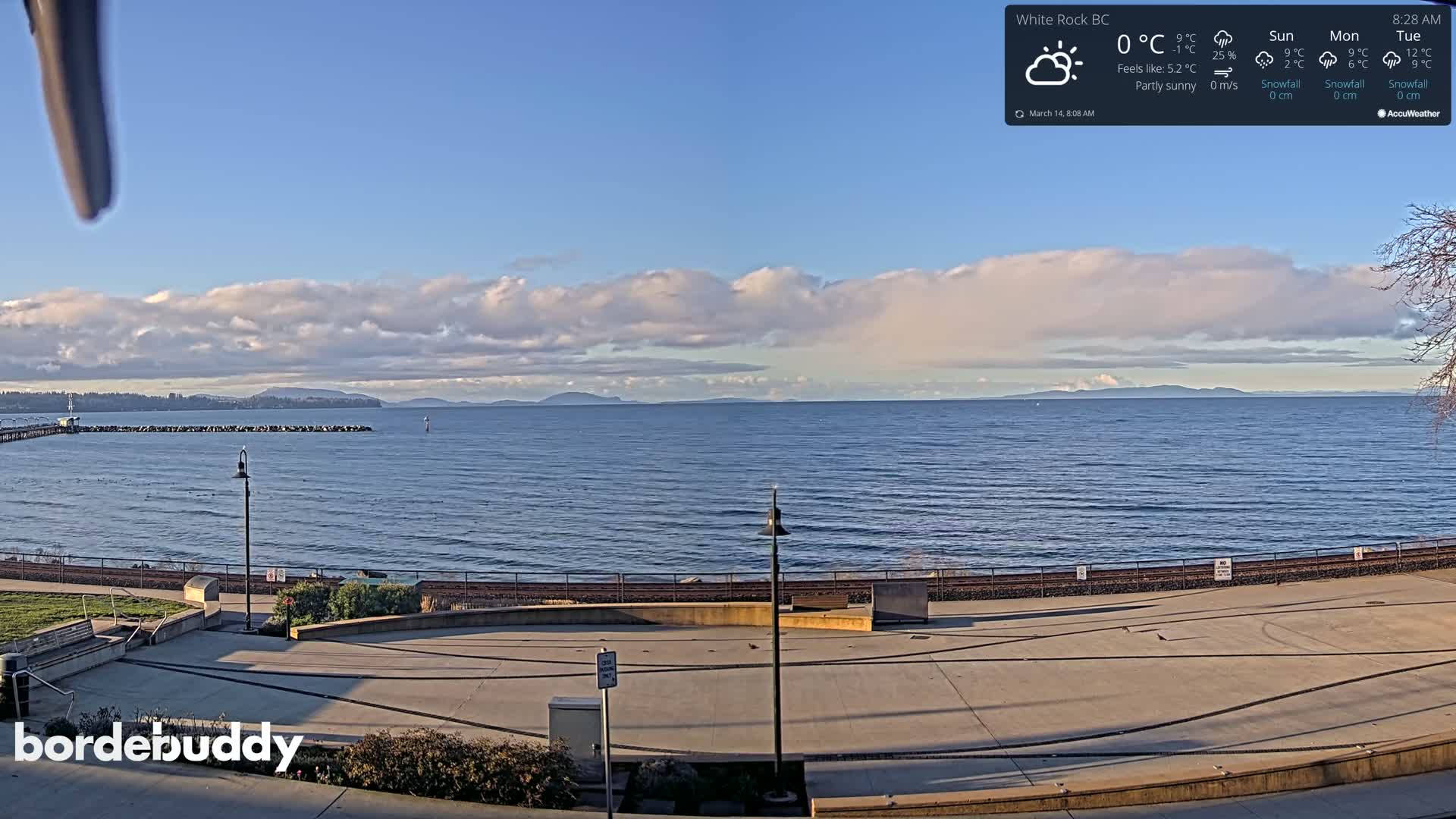 White Rock Beach & Memorial Park Live Cam - White Rock, Metro Vancouver, British Columbia, Canada