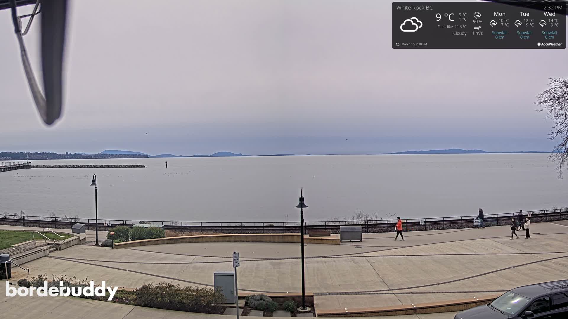White Rock Beach & Memorial Park Live Cam - White Rock, Metro Vancouver, British Columbia, Canada