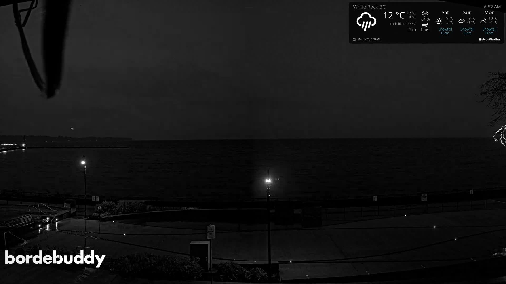 White Rock Beach & Memorial Park Live Cam - White Rock, Metro Vancouver, British Columbia, Canada