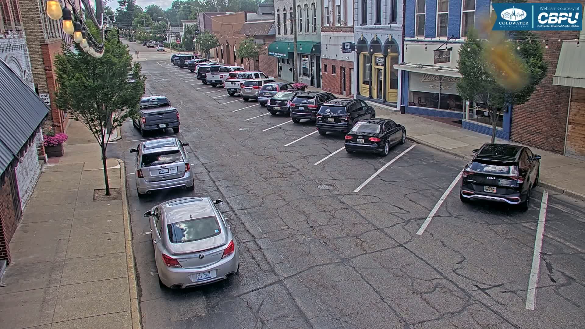 Coldwater, Monroe Street Live Cam - Coldwater, Branch, Michigan, USA