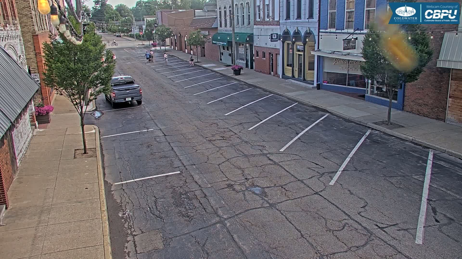 Coldwater, Monroe Street Live Cam - Coldwater, Branch, Michigan, USA