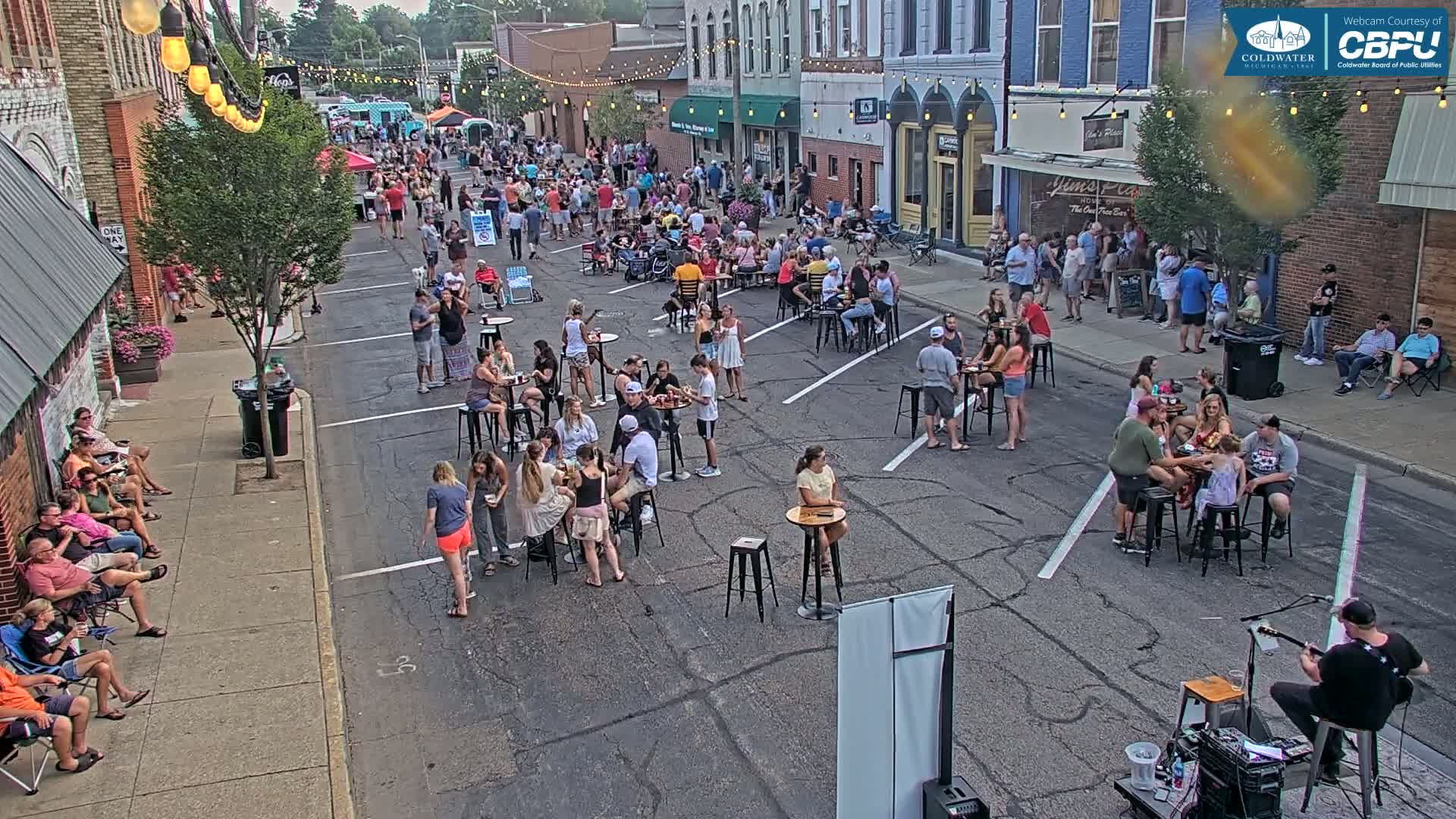 Coldwater, Monroe Street Live Cam - Coldwater, Branch, Michigan, USA