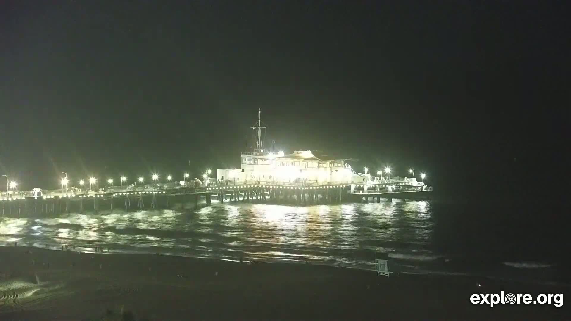 Santa Monica Beach & Pasific Palisades View Live Cam - Santa Monica, Los Angeles, California, USA