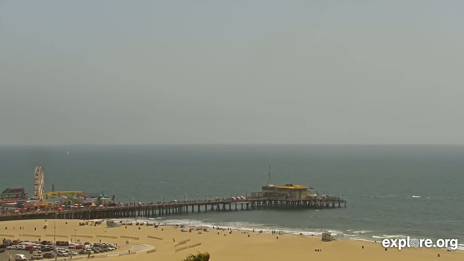 Santa Monica Beach & Pasific Palisades View Live Cam - Santa Monica, Los Angeles, California, USA
