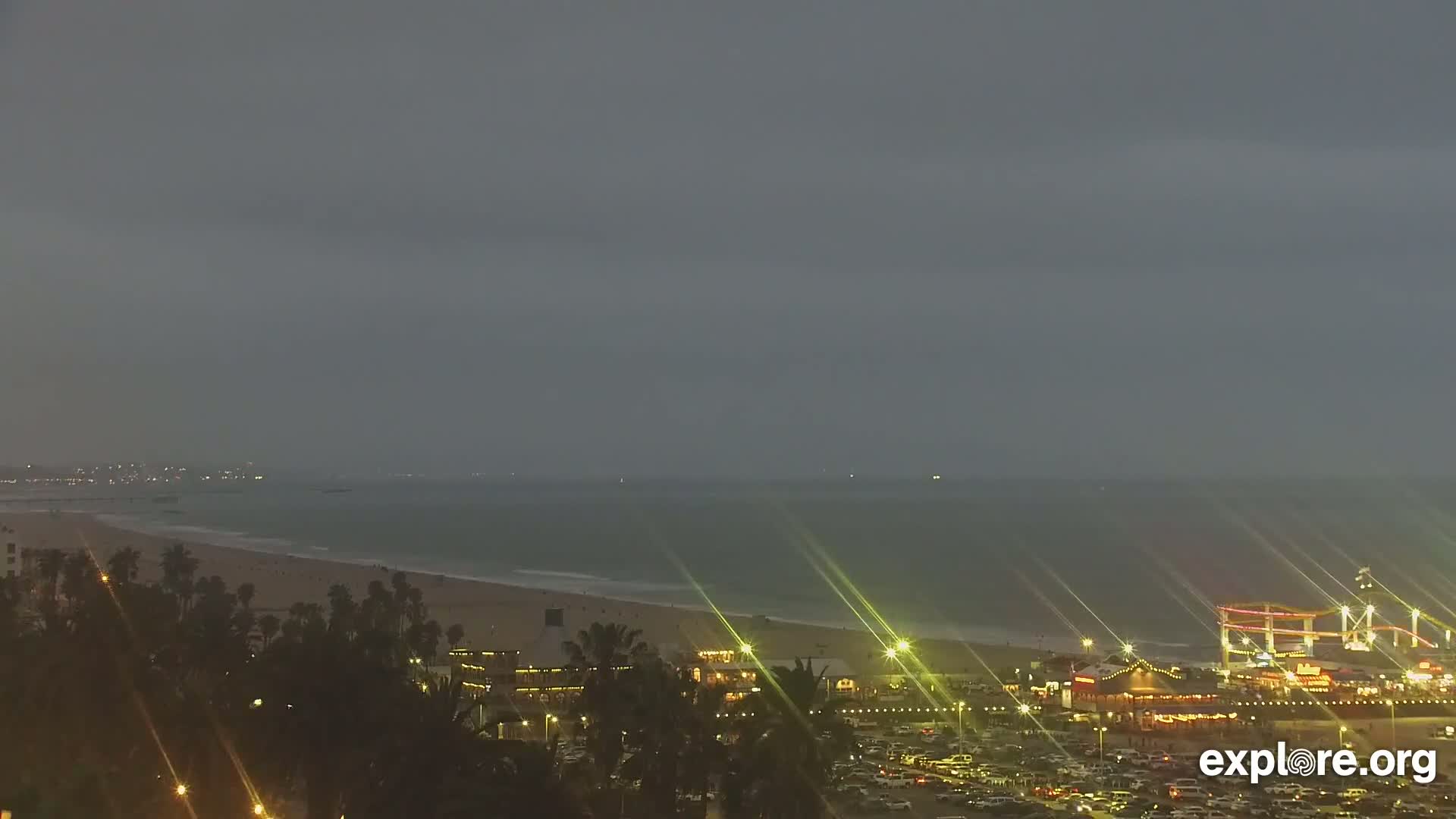 Santa Monica Beach & Pasific Palisades View Live Cam - Santa Monica, Los Angeles, California, USA