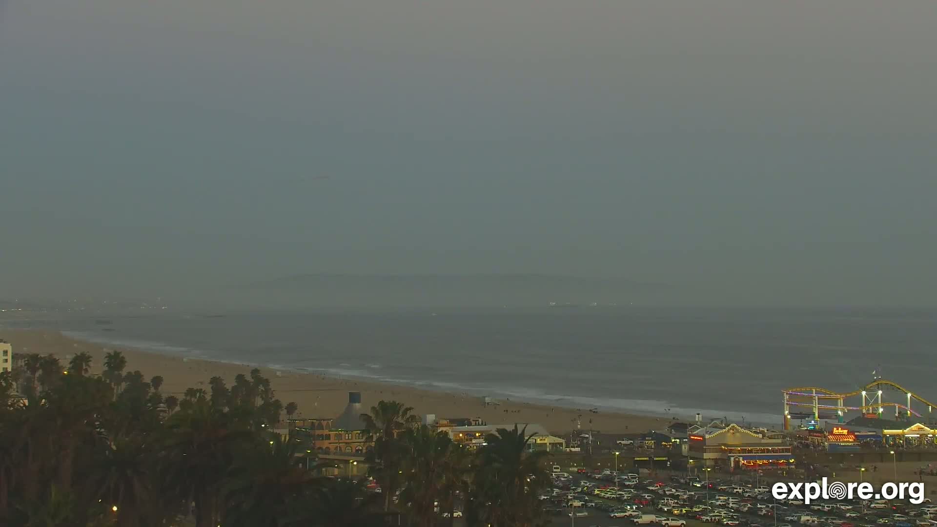Santa Monica Beach & Pasific Palisades View Live Cam - Santa Monica, Los Angeles, California, USA