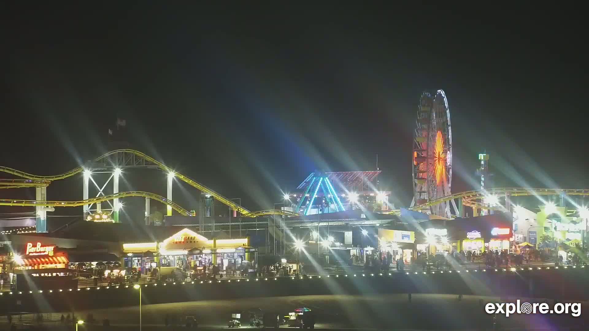 Santa Monica Beach & Pasific Palisades View Live Cam - Santa Monica, Los Angeles, California, USA