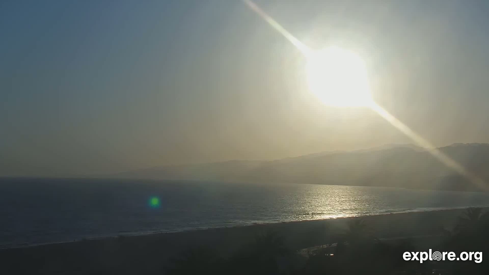 Santa Monica Beach & Pasific Palisades View Live Cam - Santa Monica, Los Angeles, California, USA