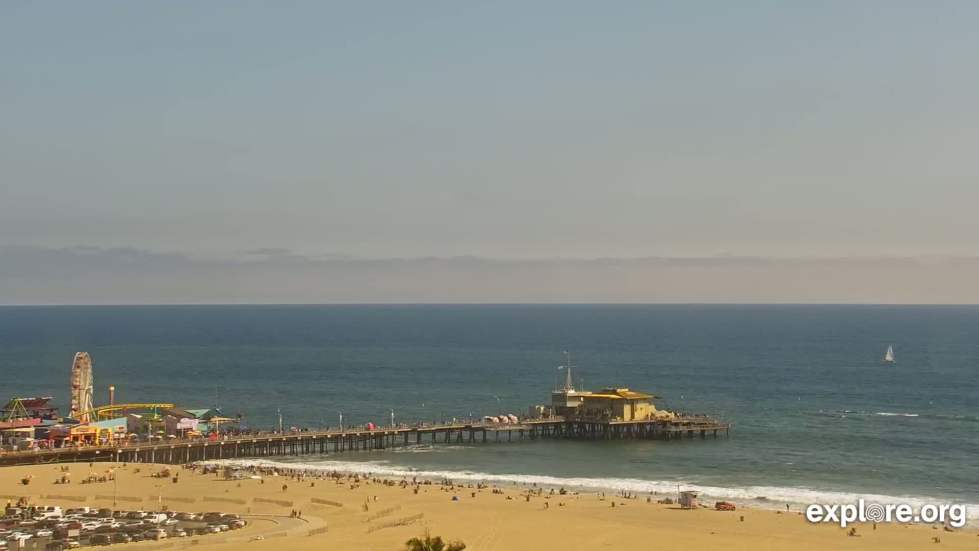 Santa Monica Beach & Pasific Palisades View Live Cam - Santa Monica, Los Angeles, California, USA