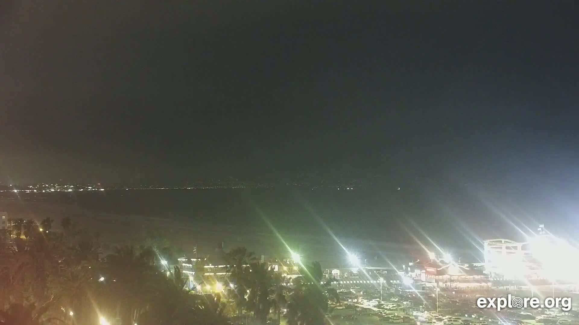 Santa Monica Beach & Pasific Palisades View Live Cam - Santa Monica, Los Angeles, California, USA