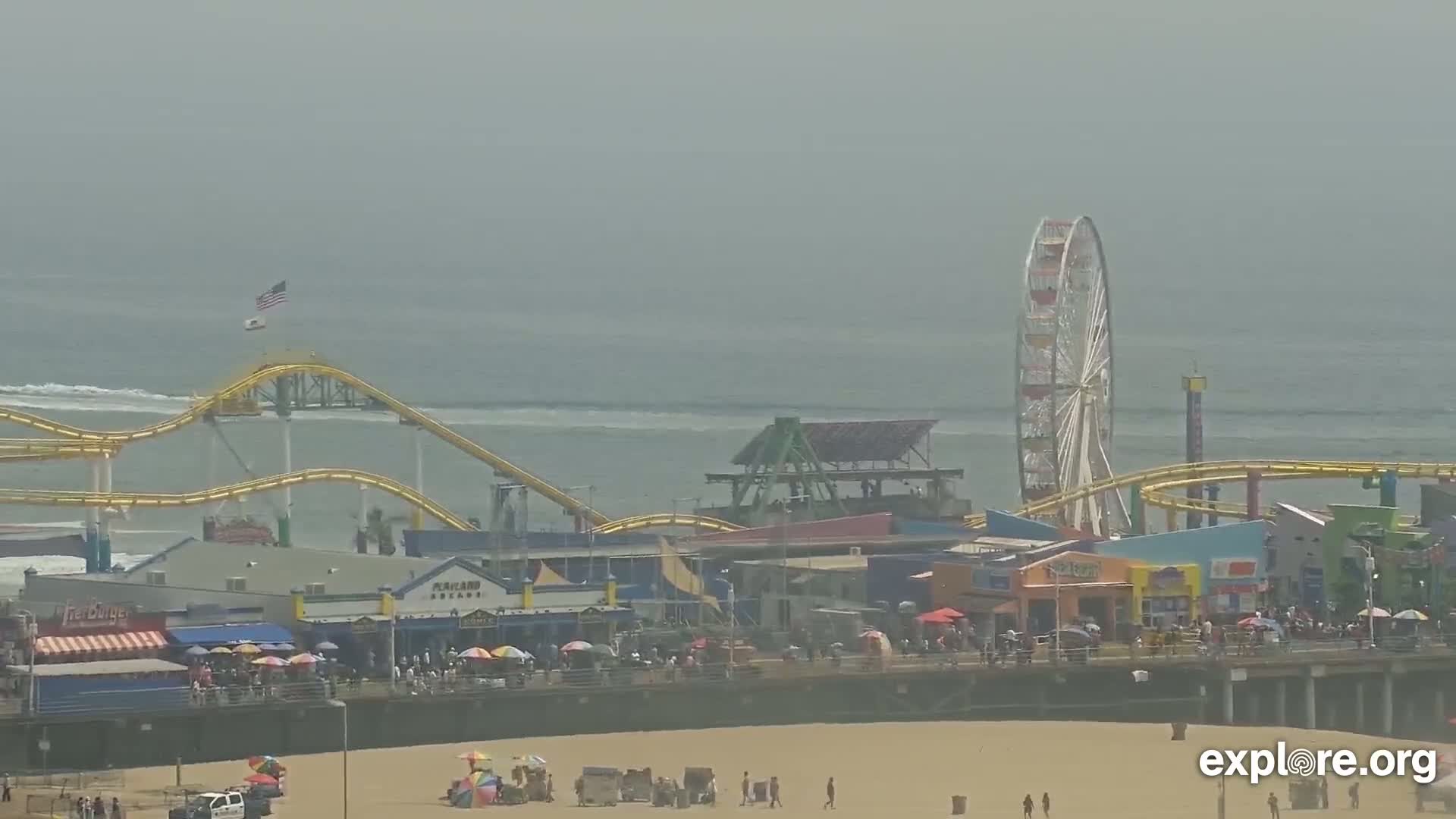 Santa Monica Beach & Pasific Palisades View Live Cam - Santa Monica, Los Angeles, California, USA