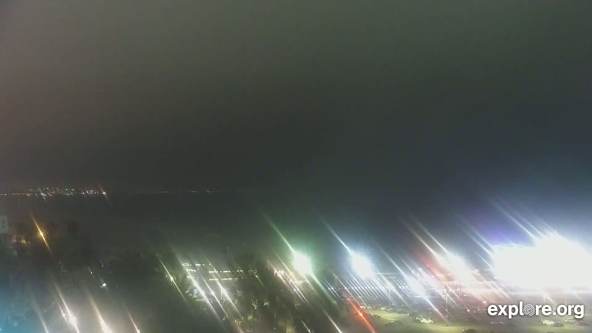 Santa Monica Beach & Pasific Palisades View Live Cam - Santa Monica, Los Angeles, California, USA