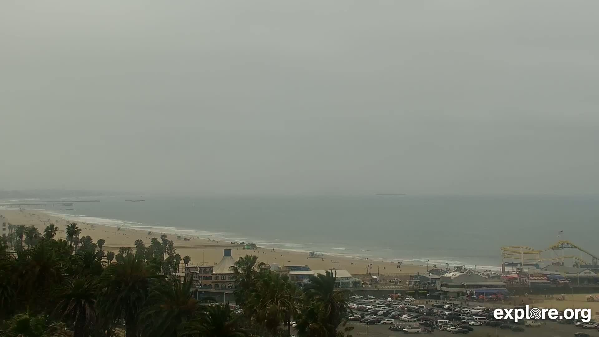 Santa Monica Beach & Pasific Palisades View Live Cam - Santa Monica, Los Angeles, California, USA
