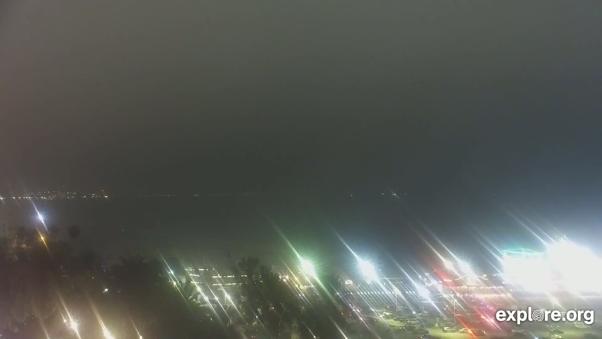 Santa Monica Beach & Pasific Palisades View Live Cam - Santa Monica, Los Angeles, California, USA