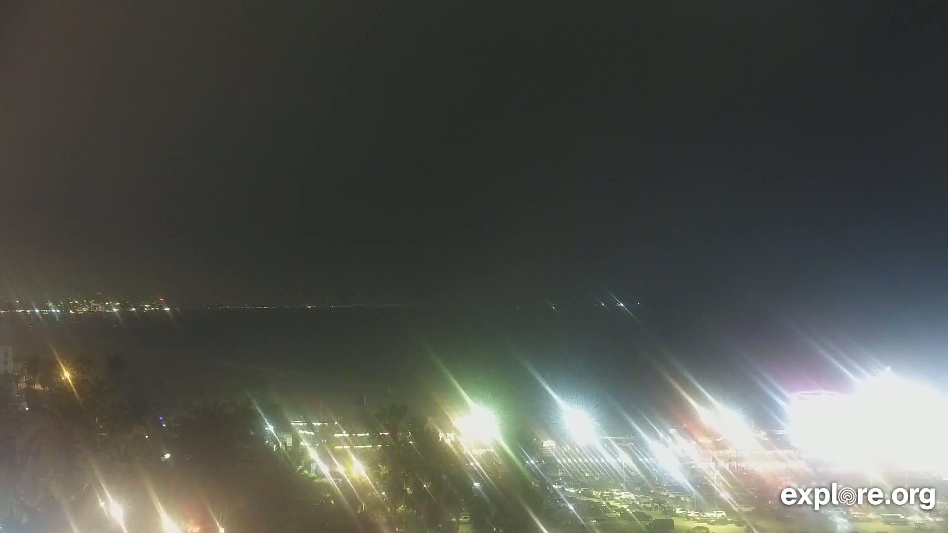 Santa Monica Beach & Pasific Palisades View Live Cam - Santa Monica, Los Angeles, California, USA