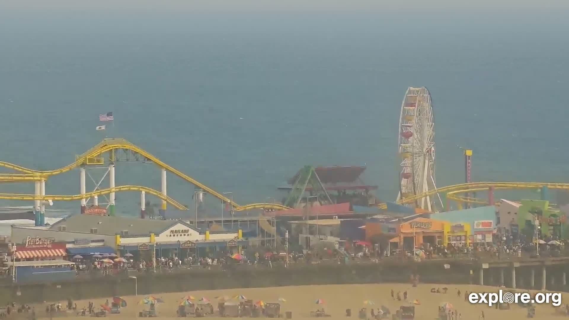 Santa Monica Beach & Pasific Palisades View Live Cam - Santa Monica, Los Angeles, California, USA
