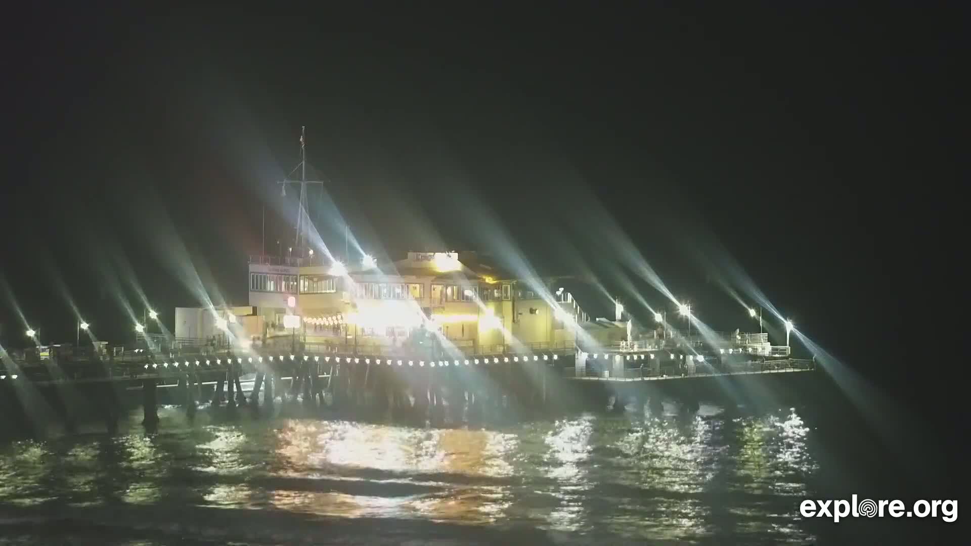 Santa Monica Beach & Pasific Palisades View Live Cam - Santa Monica, Los Angeles, California, USA
