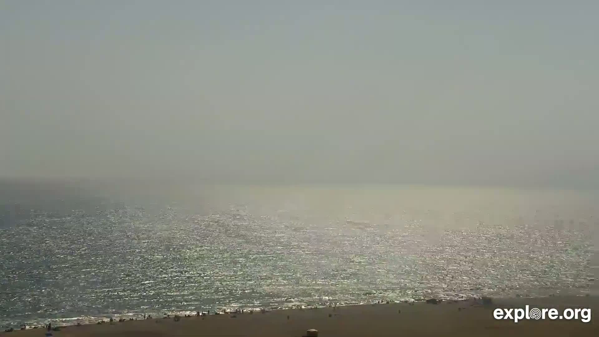 Santa Monica Beach & Pasific Palisades View Live Cam - Santa Monica, Los Angeles, California, USA