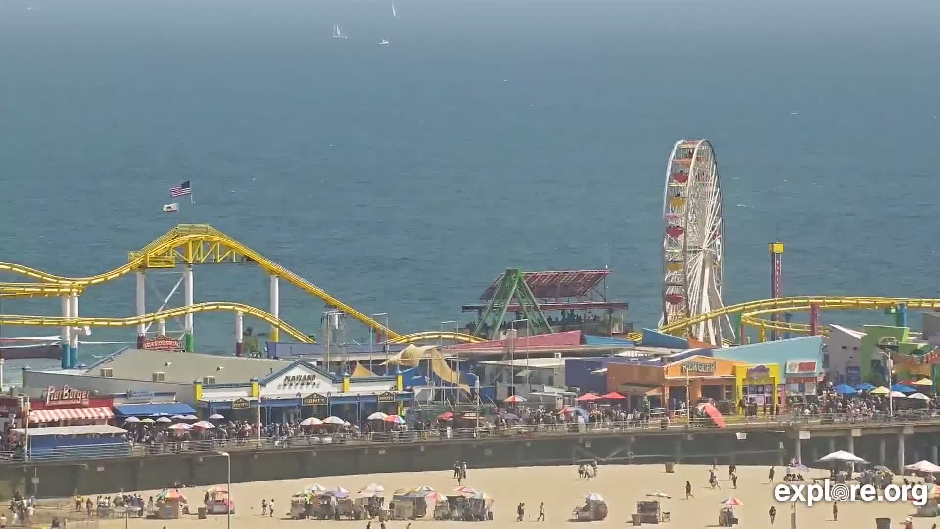 Santa Monica Beach & Pasific Palisades View Live Cam - Santa Monica, Los Angeles, California, USA