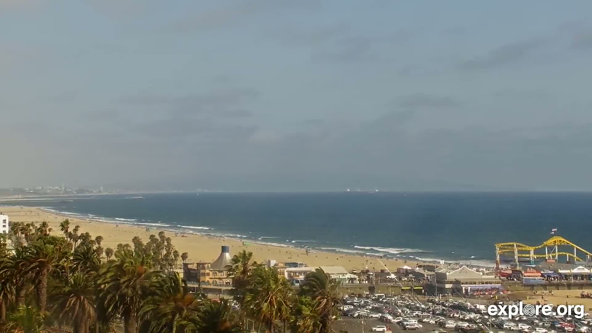 Santa Monica Beach & Pasific Palisades View Live Cam - Santa Monica, Los Angeles, California, USA