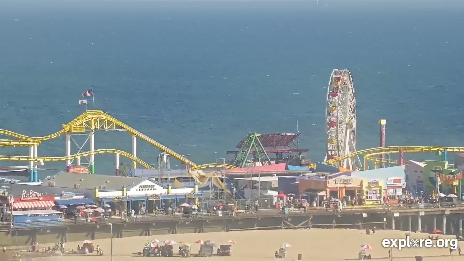 Santa Monica Beach & Pasific Palisades View Live Cam - Santa Monica, Los Angeles, California, USA