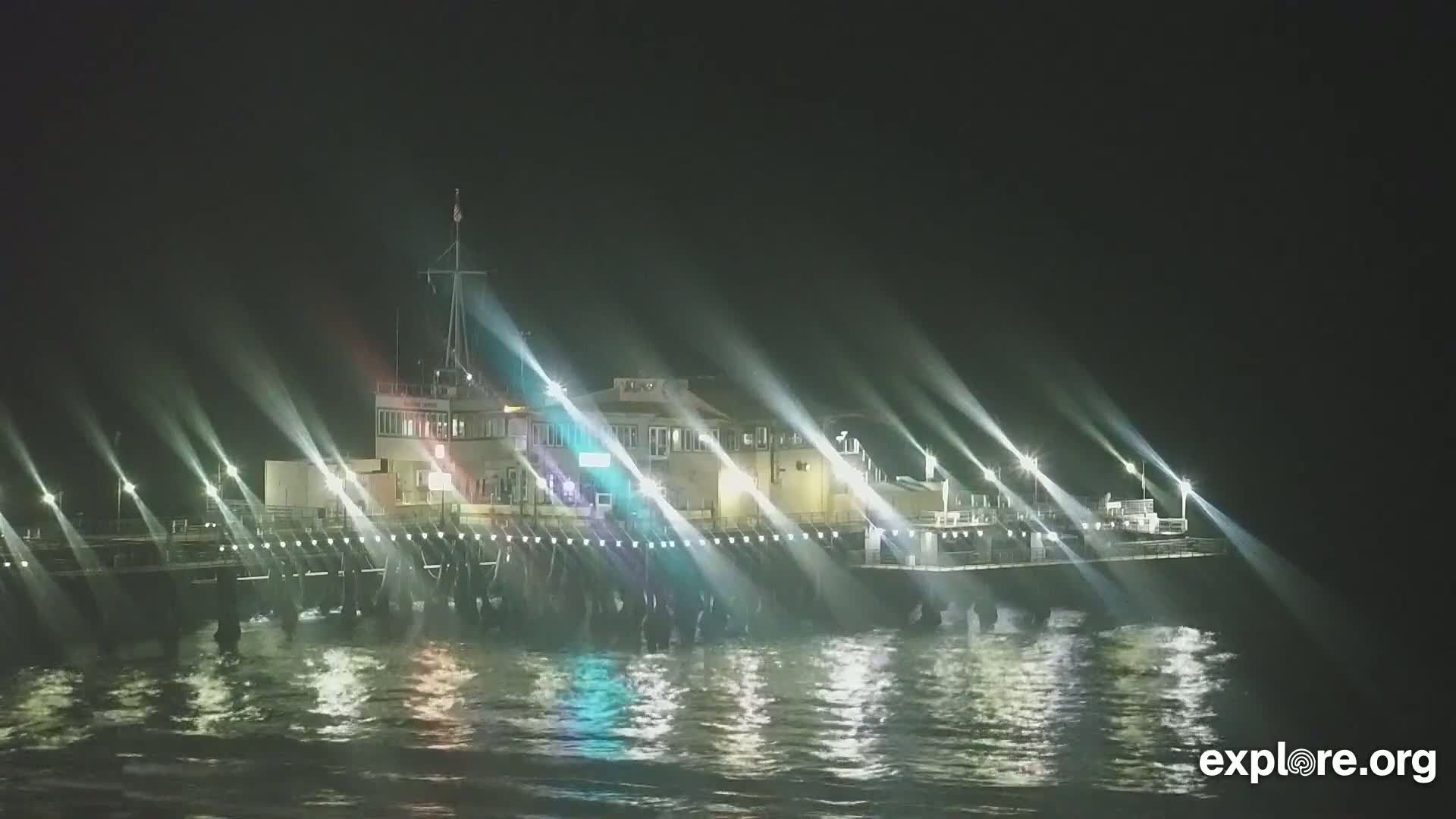 Santa Monica Beach & Pasific Palisades View Live Cam - Santa Monica, Los Angeles, California, USA