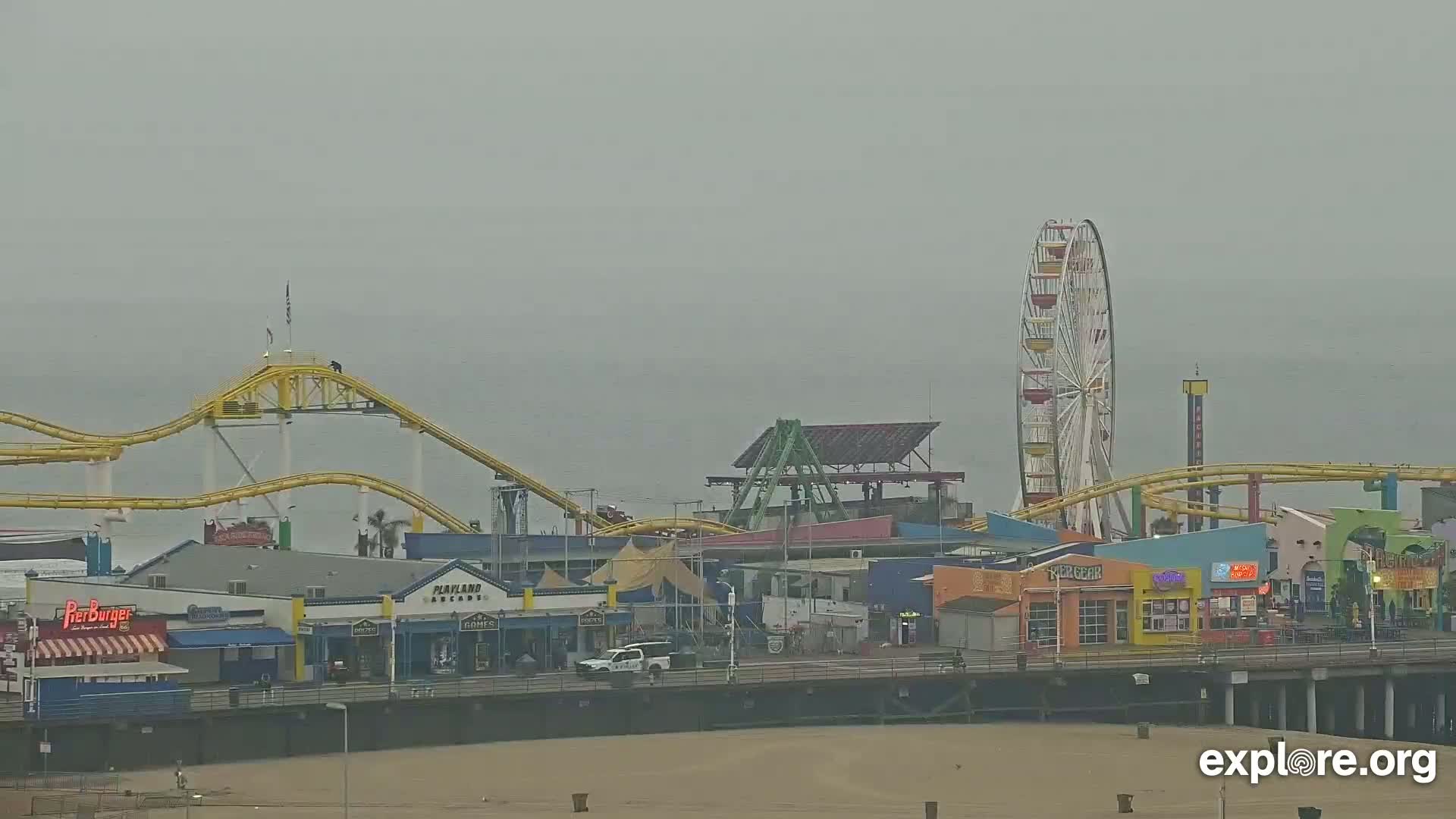 Santa Monica Beach & Pasific Palisades View Live Cam - Santa Monica, Los Angeles, California, USA