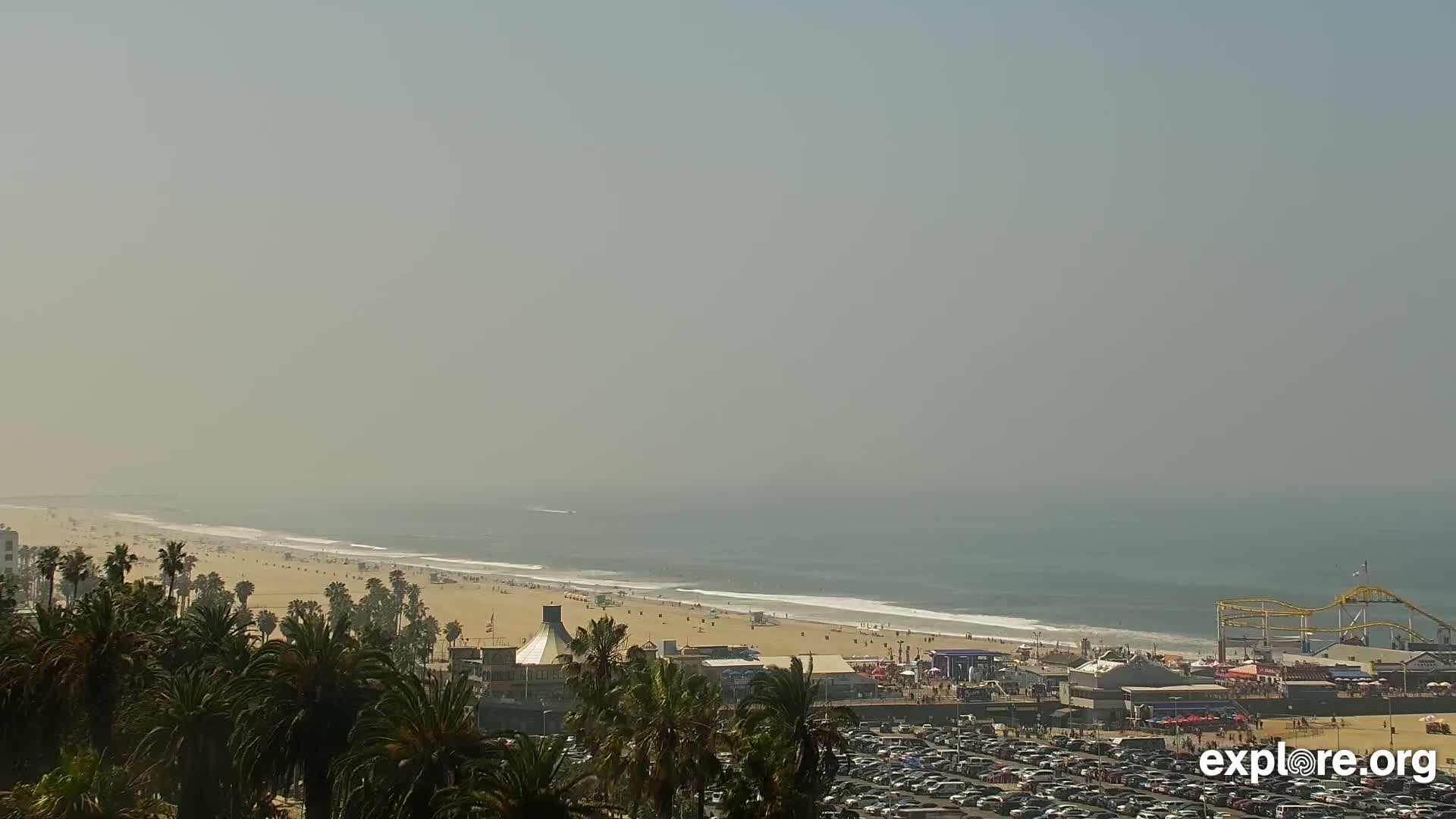 Santa Monica Beach & Pasific Palisades View Live Cam - Santa Monica, Los Angeles, California, USA