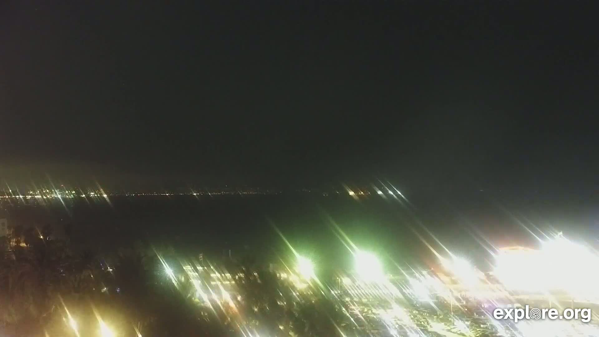 Santa Monica Beach & Pasific Palisades View Live Cam - Santa Monica, Los Angeles, California, USA
