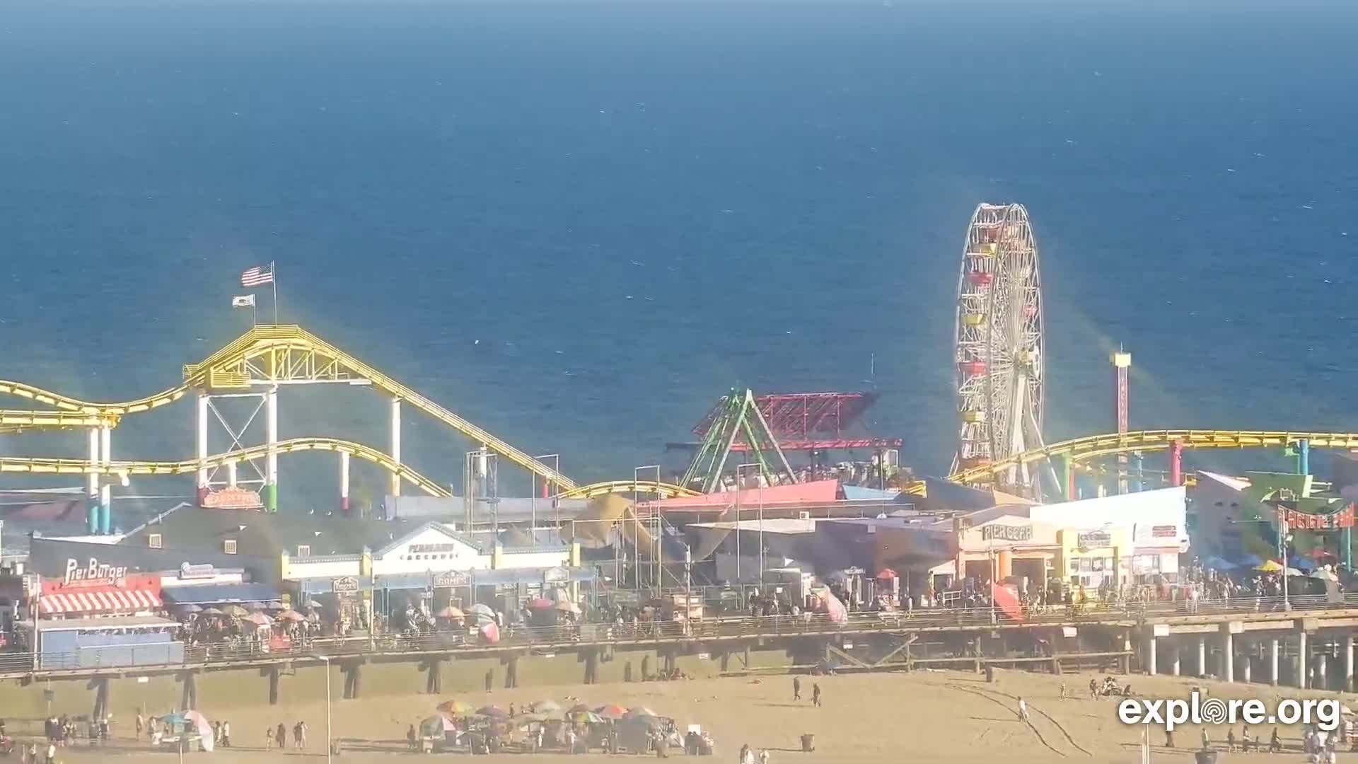 Santa Monica Beach & Pasific Palisades View Live Cam - Santa Monica, Los Angeles, California, USA