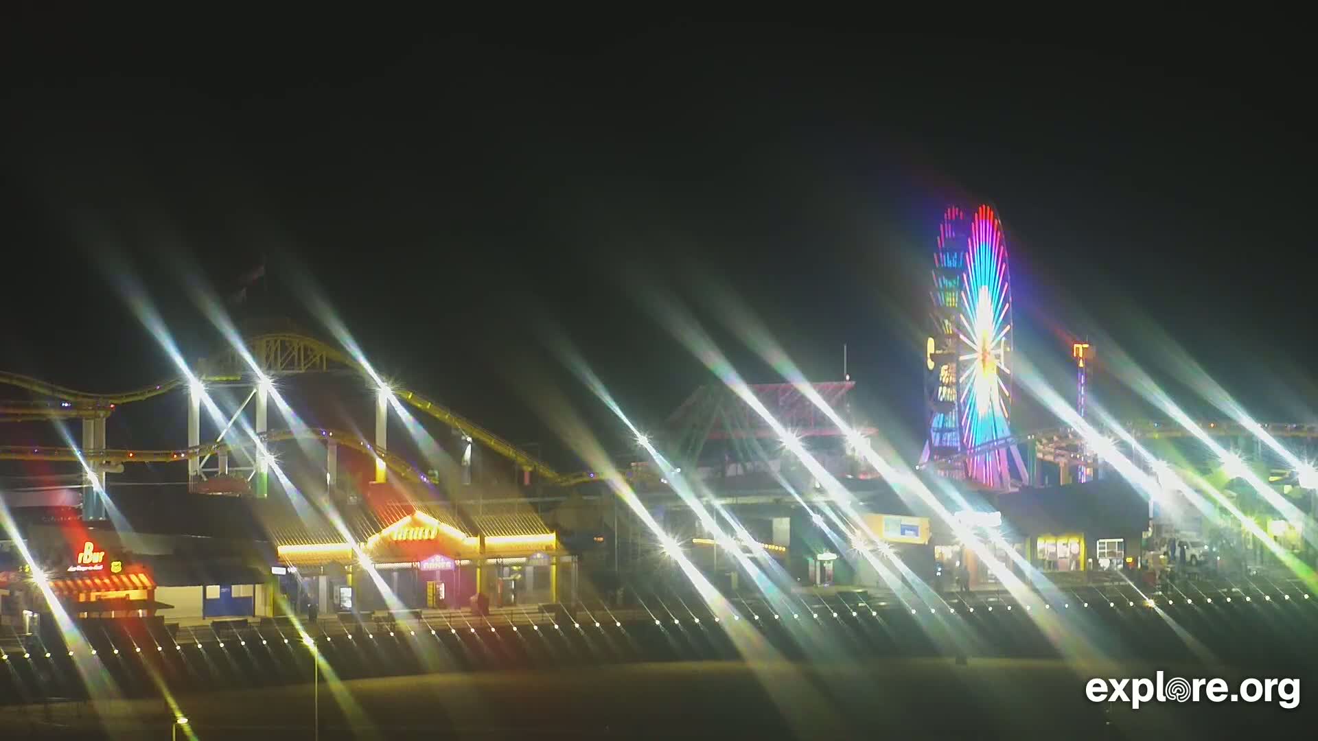 Santa Monica Beach & Pasific Palisades View Live Cam - Santa Monica, Los Angeles, California, USA