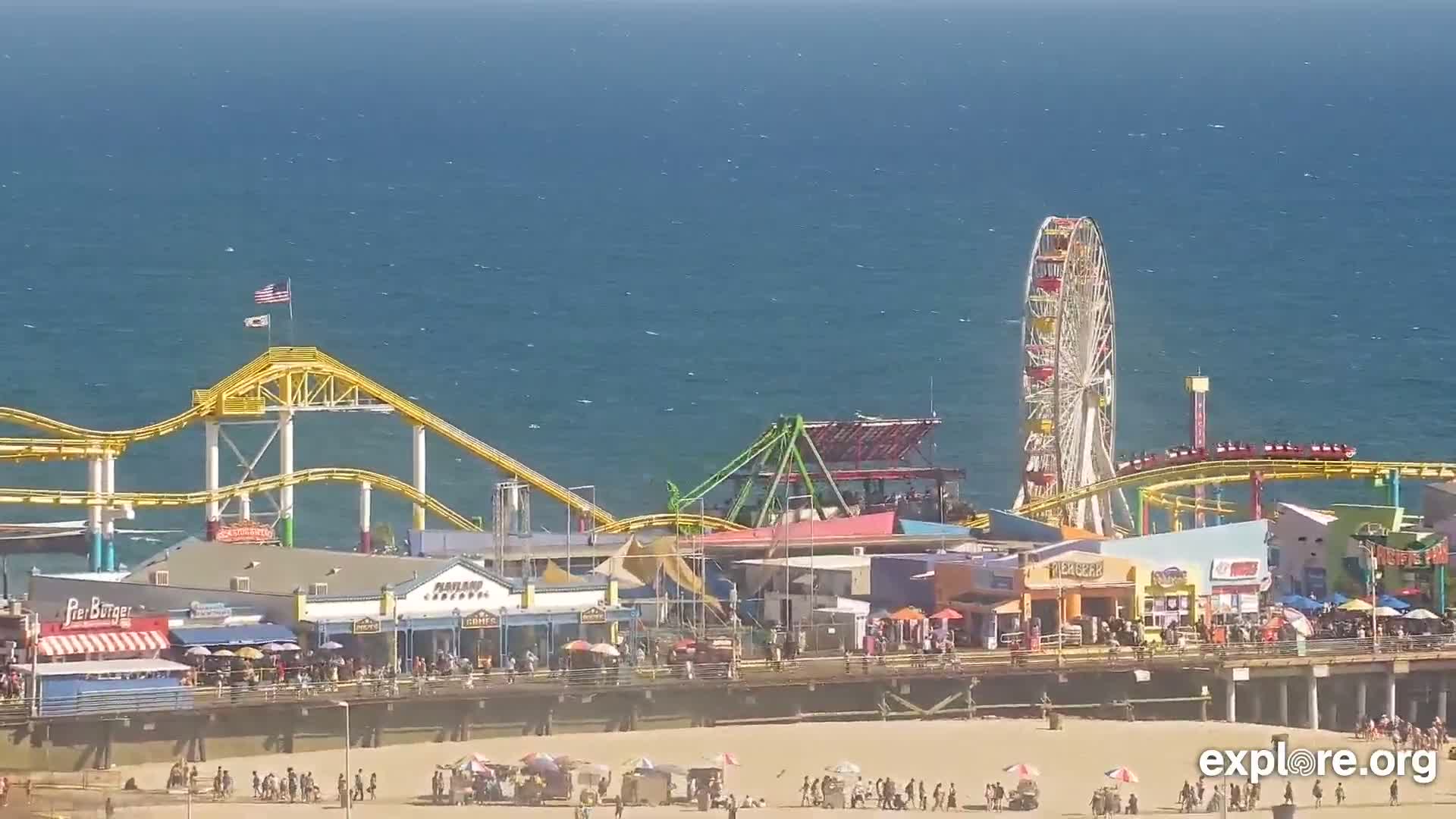 Santa Monica Beach & Pasific Palisades View Live Cam - Santa Monica, Los Angeles, California, USA