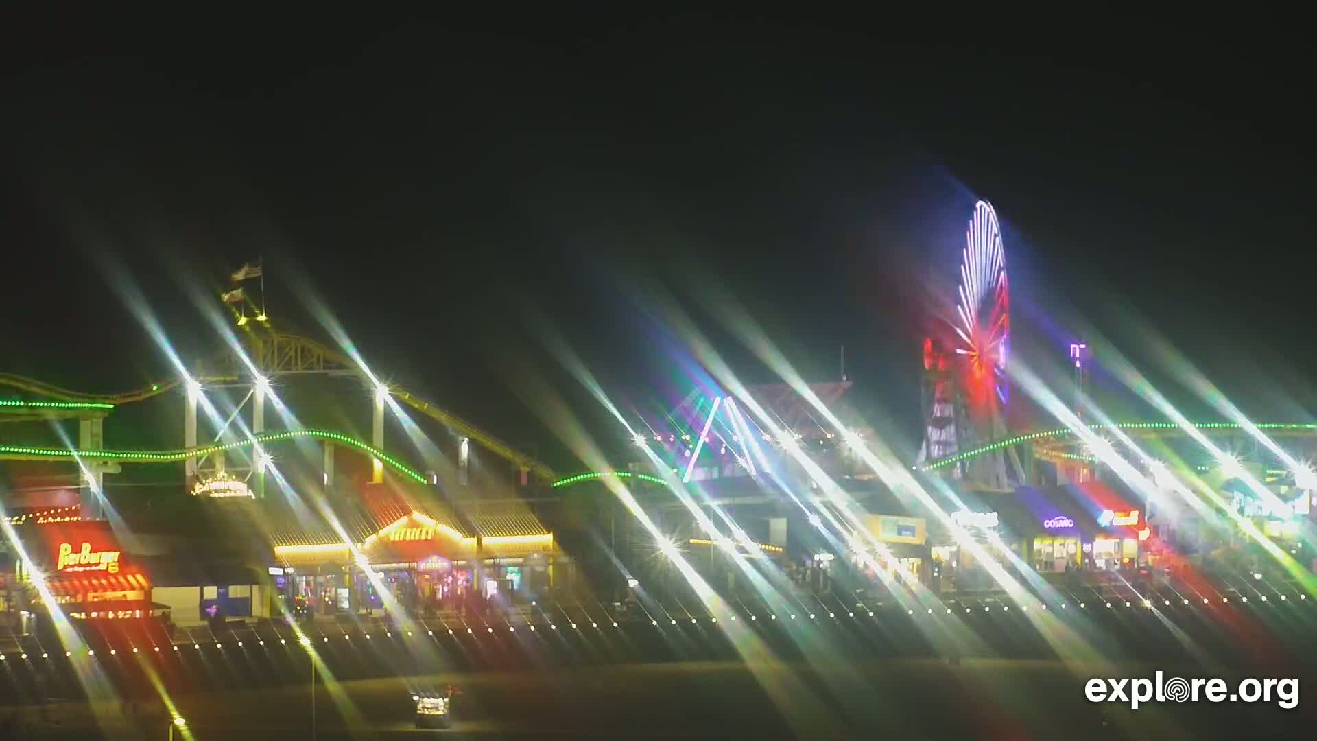 Santa Monica Beach & Pasific Palisades View Live Cam - Santa Monica, Los Angeles, California, USA