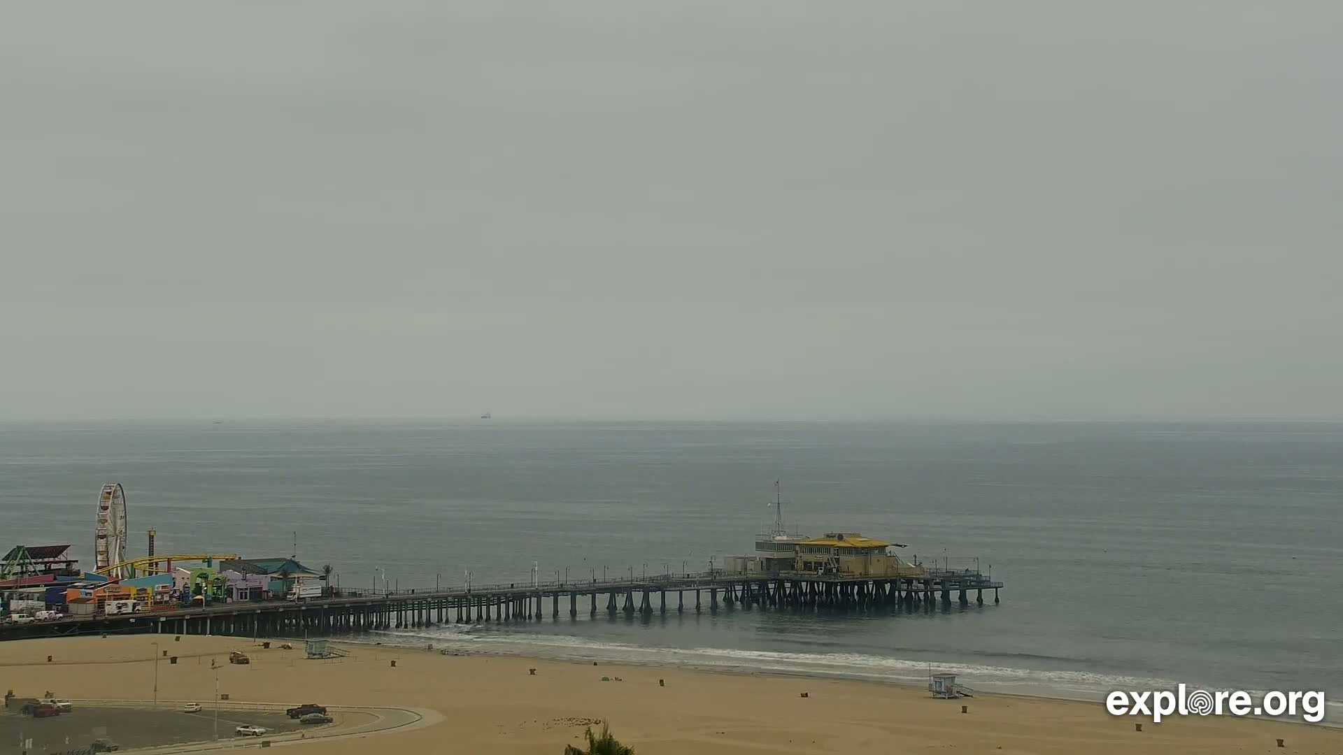 Santa Monica Beach & Pasific Palisades View Live Cam - Santa Monica, Los Angeles, California, USA