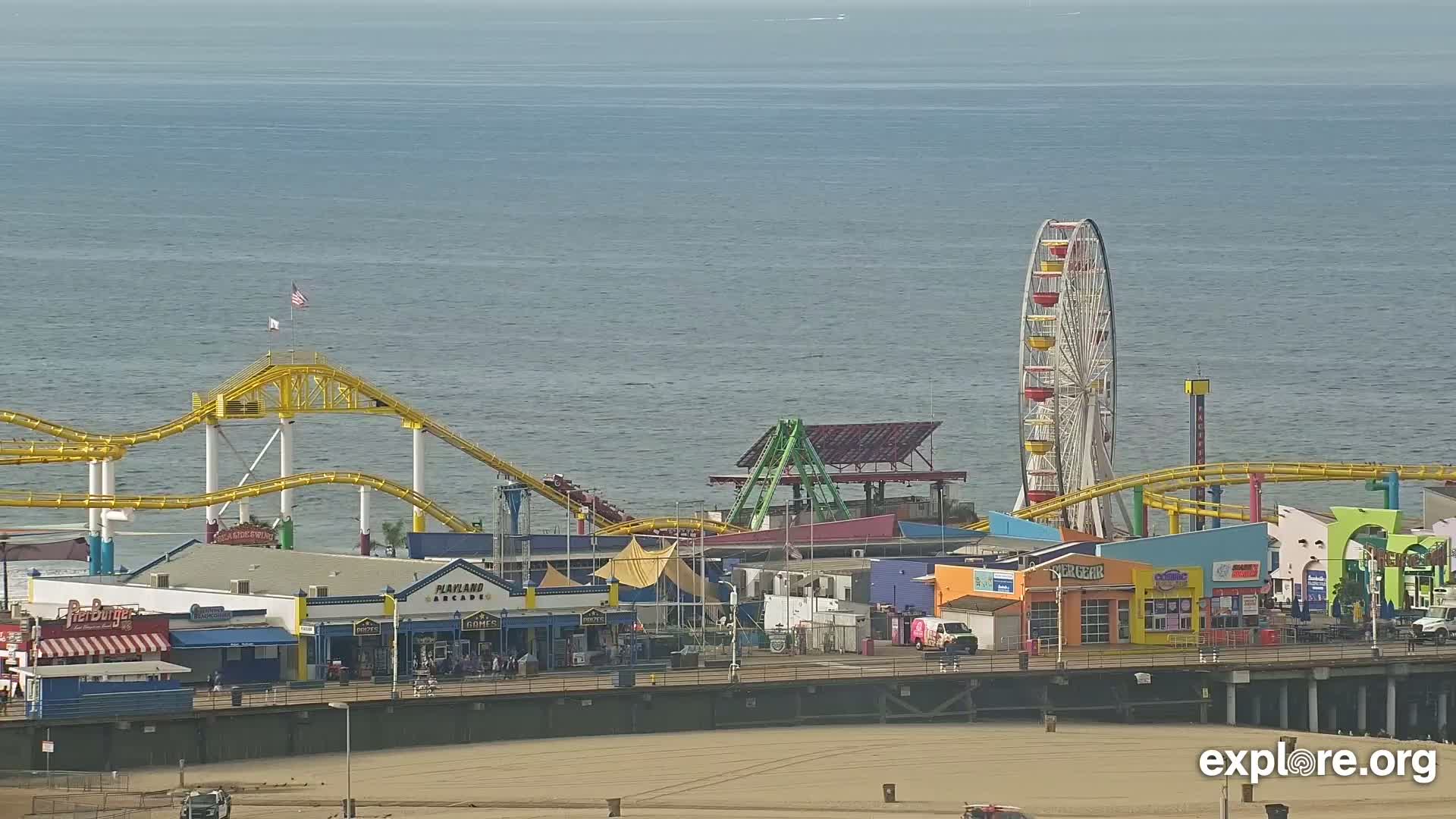 Santa Monica Beach & Pasific Palisades View Live Cam - Santa Monica, Los Angeles, California, USA